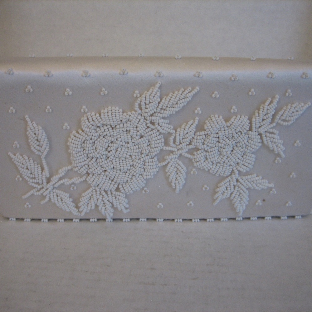 Vintage Fortune White Satin & Seed Beads Evening/Clutch Handbag Purse Pre-Owned